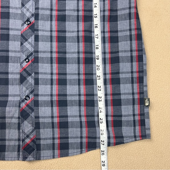 THE NORTH FACE Shirt Mens Medium Red Blue Plaid Short Sleeve Snap Front Hiking - Picture 3 of 9